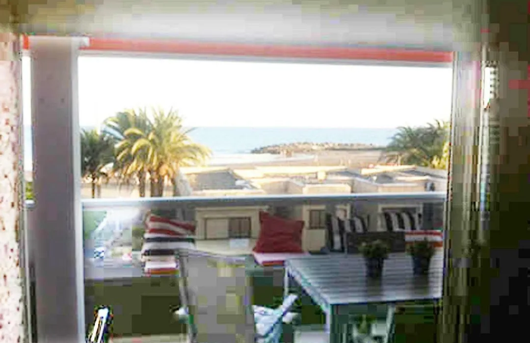 Apartamento en Playa de las Burras-1